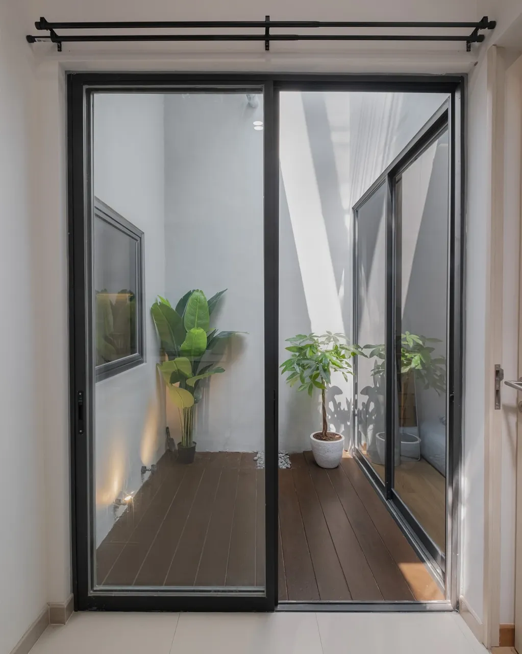 Courtyard and openings — Flute