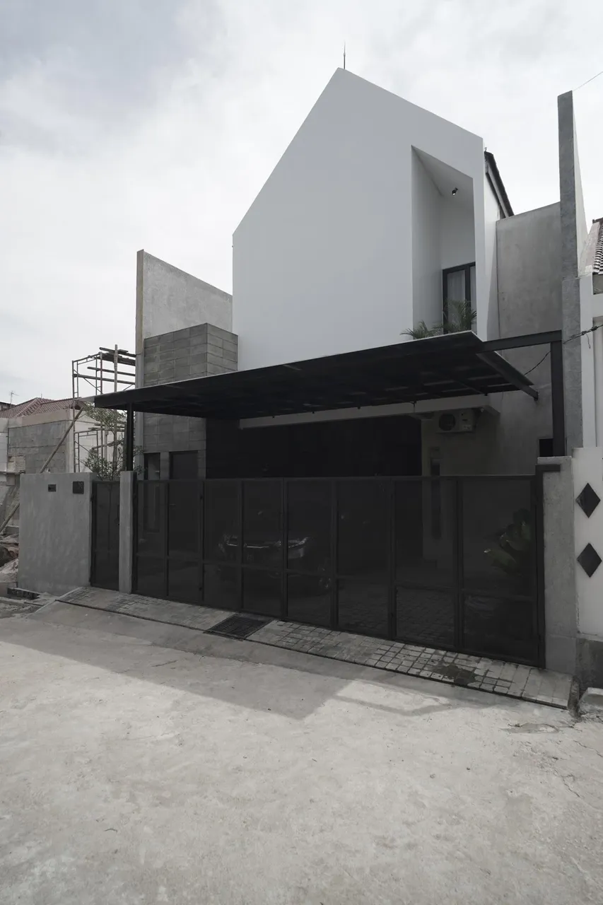 Rumah Anas — completed street facade